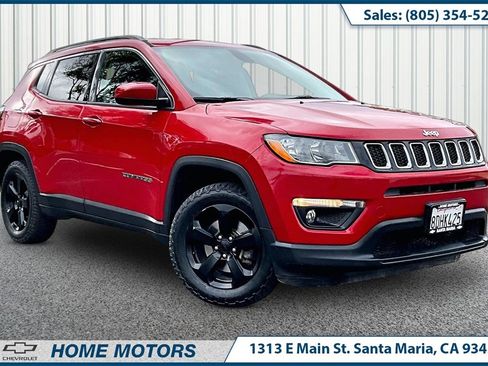 Used 2018 Jeep Compass Latitude image 1