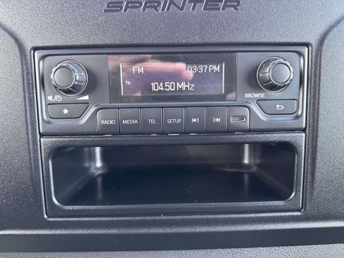Used 2025 Mercedes-Benz Sprinter 2500 image 25