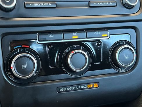 Used 2012 Volkswagen GTI 4-Door image 21