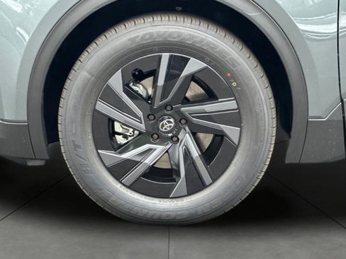 New 2026 Toyota C-HR AWD/4WD image 33