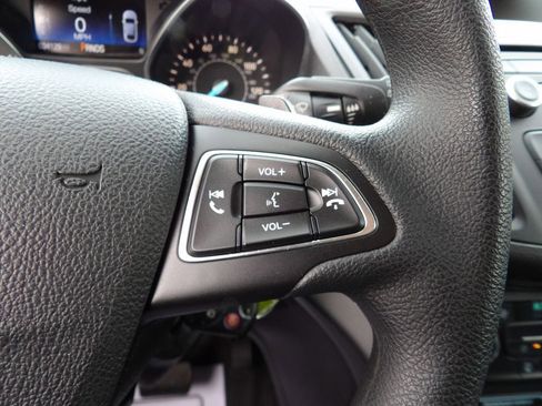 Used 2017 Ford Escape SE image 16