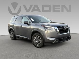 Used 2025 Nissan Pathfinder SV FWD video 1