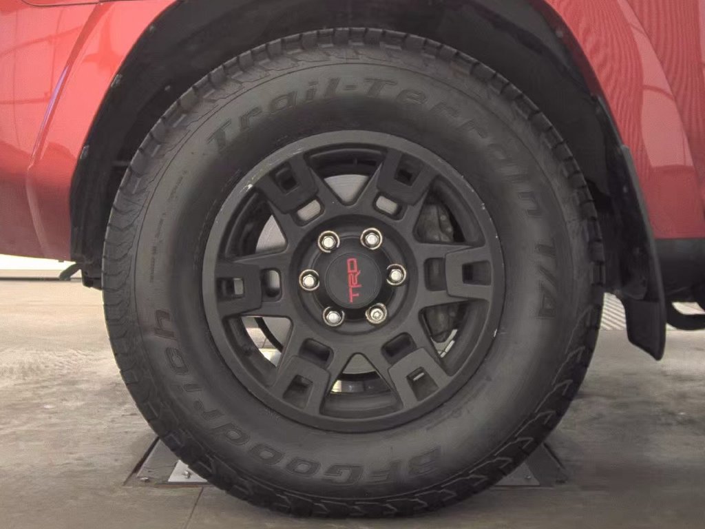 Used 2022 Toyota 4Runner SR5 Premium w/ Moonroof Package RWD image 14
