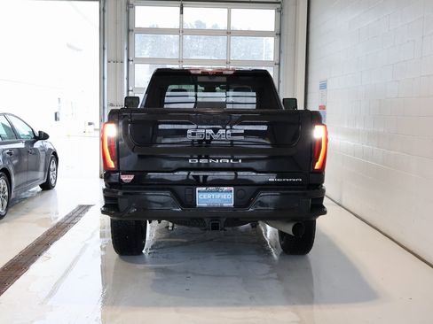Certified 2024 GMC Sierra 3500 Denali Ultimate image 9