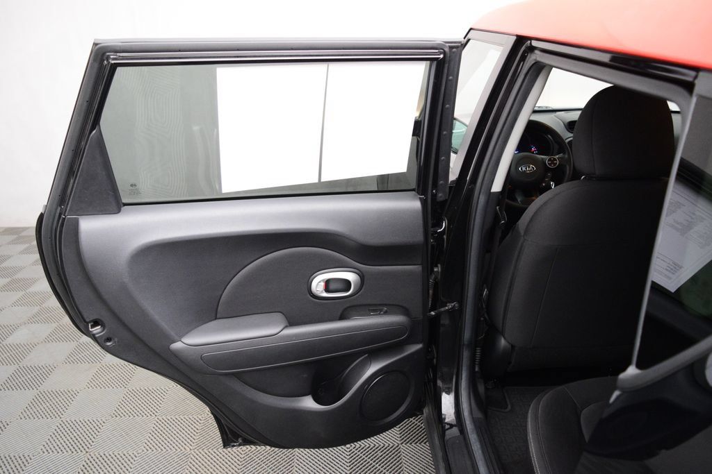 Used 2015 Kia Soul FWD image 11