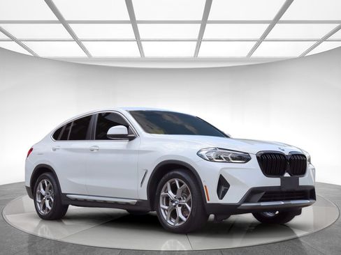 Used 2023 BMW X4 xDrive30i w/ Parking Assistance Package AWD/4WD image 3