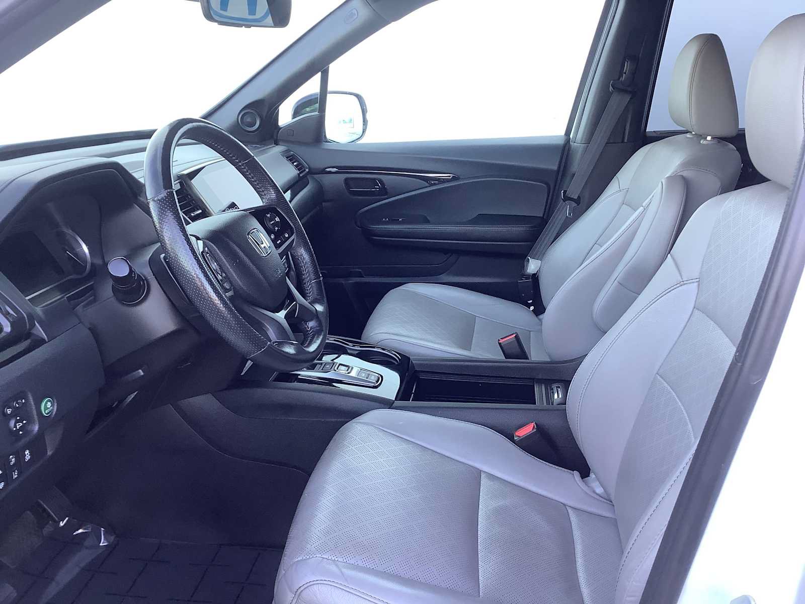 Used 2022 Honda Passport Elite image 2