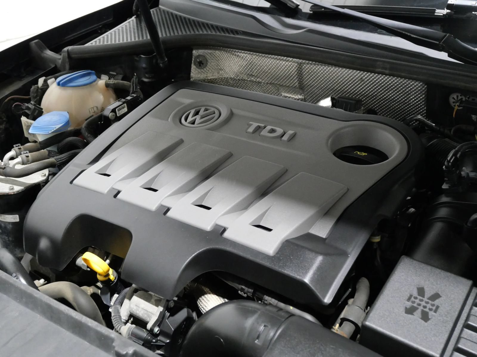 Used 2014 Volkswagen Passat TDI SE FWD image 25