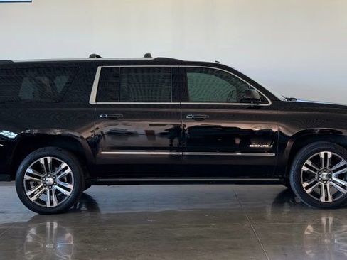 Used 2020 GMC Yukon XL Denali w/ Denali Ultimate Package RWD image 8