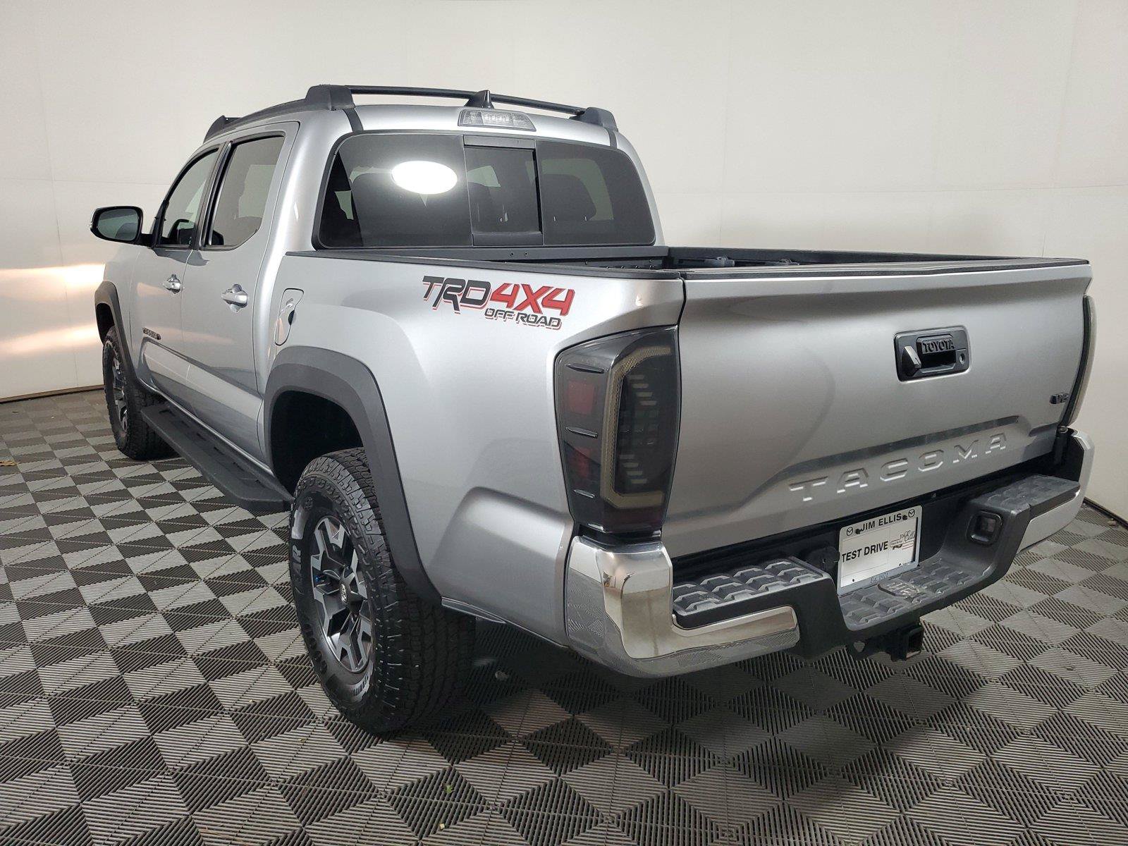Used 2023 Toyota Tacoma TRD Off-Road AWD/4WD image 6