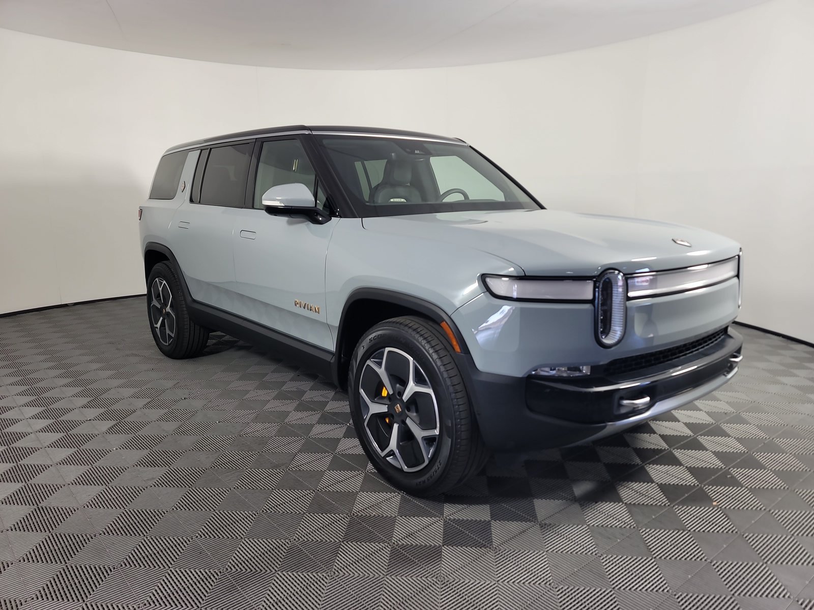 Used 2023 Rivian R1S Adventure Quad AWD/4WD image 7
