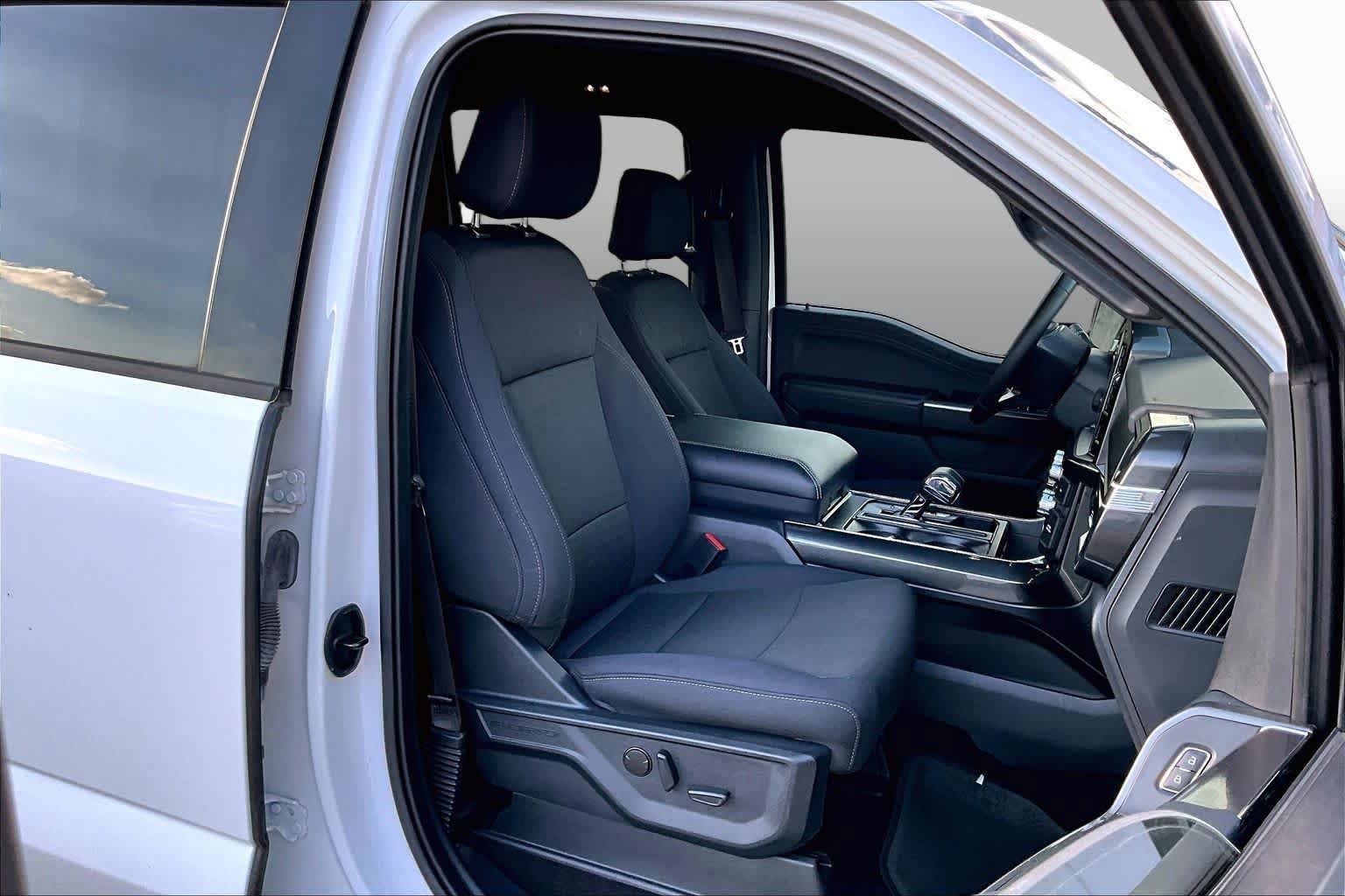 Used 2022 Ford F150 XLT w/ Equipment Group 302A High RWD image 11