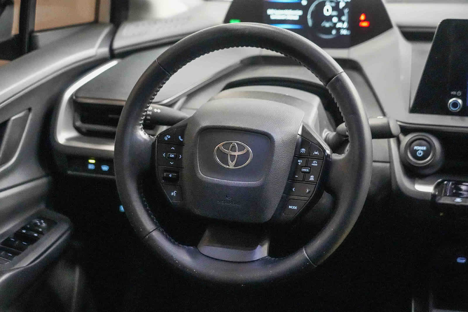 Used 2024 Toyota Prius LE FWD image 15