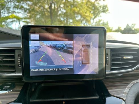 Used 2023 Ford Explorer Limited image 45