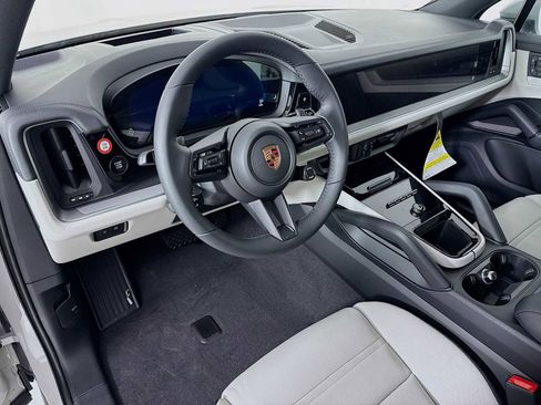 New 2026 Porsche Cayenne image 4