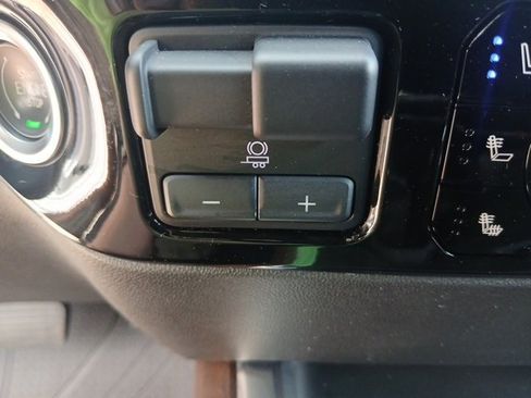 Used 2022 Chevrolet Silverado 1500 High Country w/ High Country Premium Package image 59