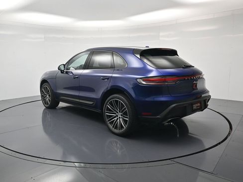 Certified 2024 Porsche Macan AWD/4WD image 3