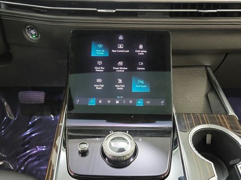 Used 2026 Cadillac Escalade Luxury w/ LPO, Floor Liner Package AWD/4WD image 25