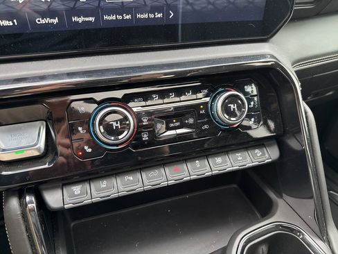 Used 2024 GMC Sierra 2500 AT4X image 20