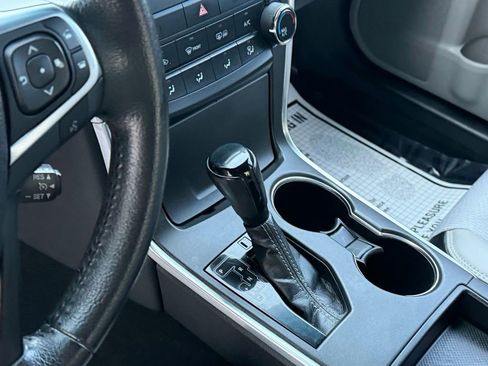 Used 2017 Toyota Camry SE image 14