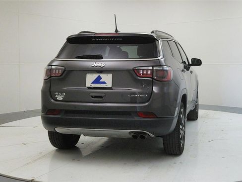 Used 2022 Jeep Compass Limited image 7