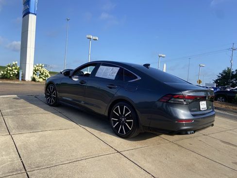 Used 2023 Honda Accord Touring image 8