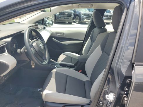 Used 2025 Toyota Corolla LE FWD image 11