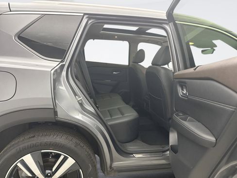 Used 2023 Nissan Rogue SL w/ SL Premium Package image 20