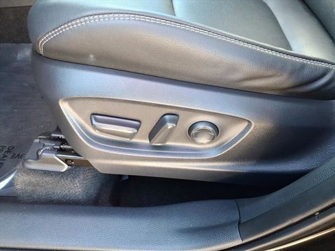 Certified 2022 Toyota Corolla Cross XLE image 14