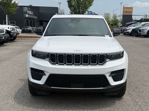 New 2026 Jeep Grand Cherokee Laredo X RWD image 3