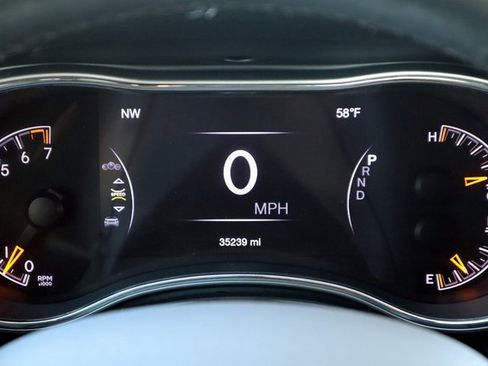 Used 2021 Jeep Grand Cherokee Limited image 36