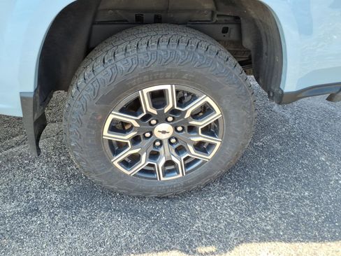 Used 2025 Chevrolet Colorado Z71 w/ Z71 Convenience Package 2 image 17