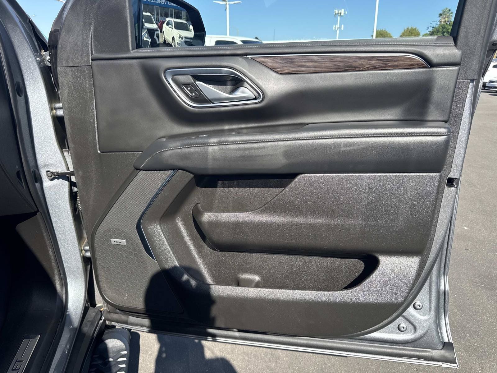 Used 2022 Chevrolet Tahoe Z71 w/ Z71 Off-Road Package AWD/4WD image 33