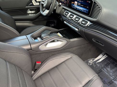 New 2025 Mercedes-Benz GLS 580 4MATIC image 10