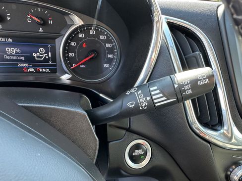 Used 2023 Chevrolet Equinox LT image 28