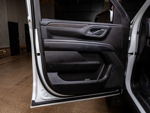 Used 2021 Chevrolet Tahoe LS image 34