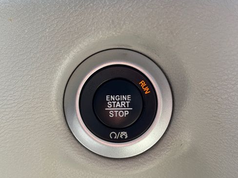 Used 2022 Chrysler Voyager LX FWD image 20
