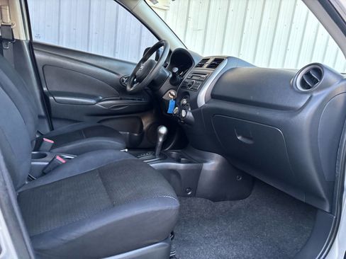 Used 2013 Nissan Versa SV image 15