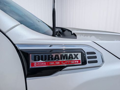 Certified 2025 GMC Sierra 2500 Denali w/ Denali Reserve Package AWD/4WD image 9