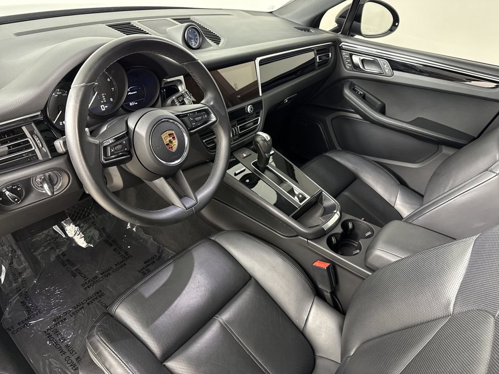 Certified 2024 Porsche Macan w/ Premium Plus Package AWD/4WD image 4