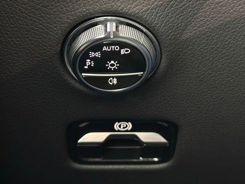 Used 2024 Mercedes-Benz GLC 300 GLC 300 image 29