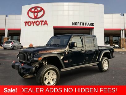 Used 2025 Jeep Gladiator Mojave w/ Convenience Group