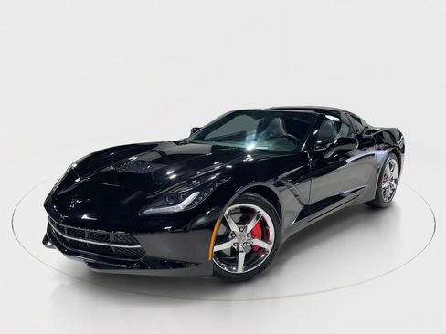 Used 2014 Chevrolet Corvette Stingray Coupe w/ 2LT Preferred Equipment Group image 2