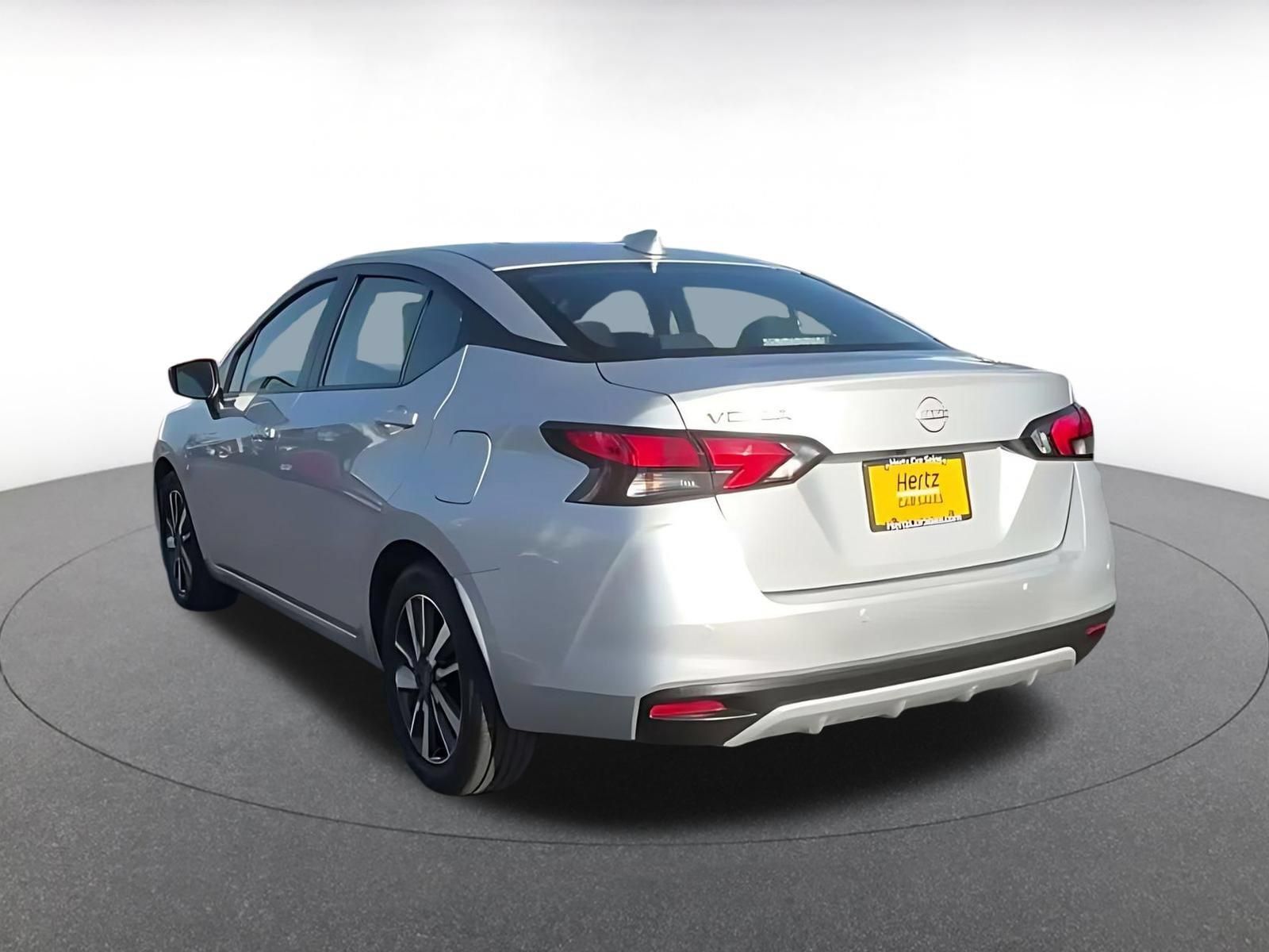 Used 2025 Nissan Versa SV FWD image 10