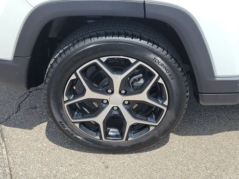 Used 2024 Jeep Compass Limited AWD/4WD image 5