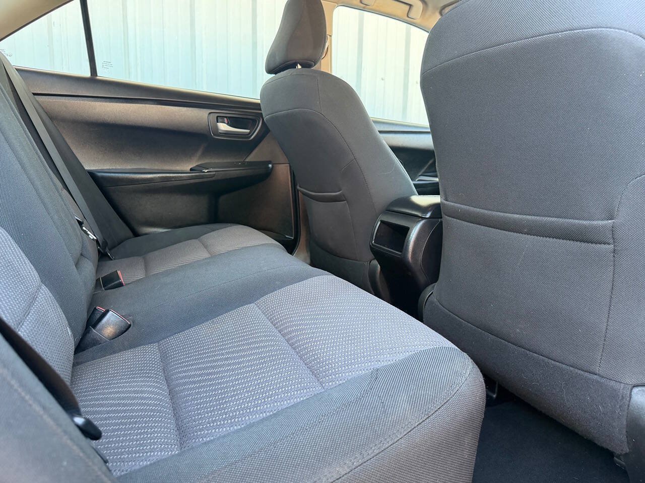 Used 2016 Toyota Camry LE FWD image 17
