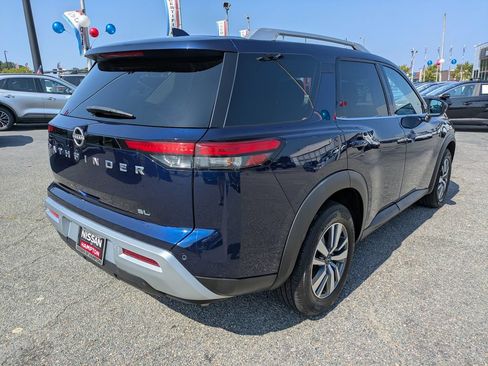 Certified 2023 Nissan Pathfinder SL FWD image 4