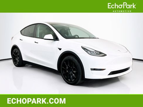 Used 2023 Tesla Model Y Long Range image 1