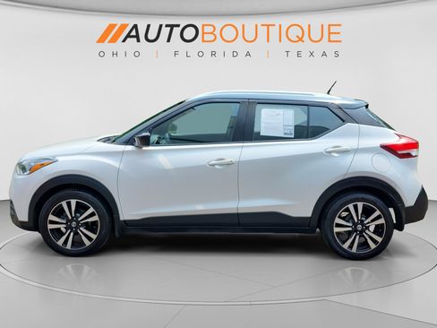 Used 2019 Nissan Kicks SV FWD image 2