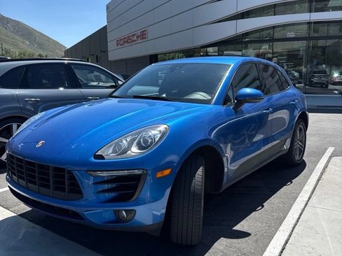 Certified 2017 Porsche Macan AWD/4WD image 1
